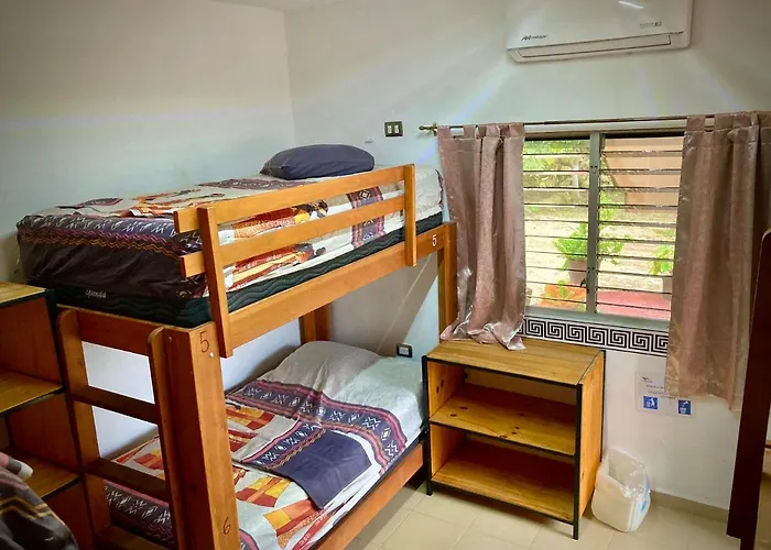 Yaxche Centro Hostal y Camping